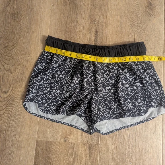 2/$15 Woman's Olaian Navy Patterned Athletic Shorts/Board Shorts- Size Medium - Picture 2 of 4